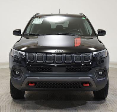 Diamond Black Crystal Pearlcoat 2022 Jeep Compass Trailhawk