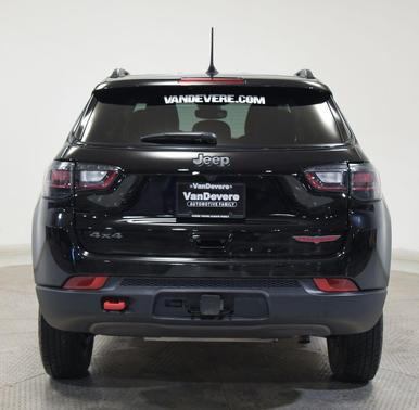 Diamond Black Crystal Pearlcoat 2022 Jeep Compass Trailhawk