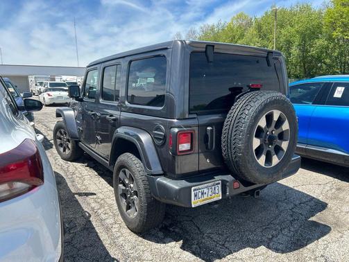 Granite Crystal Metallic Clearcoat 2018 Jeep Wrangler Unlimited Sahara