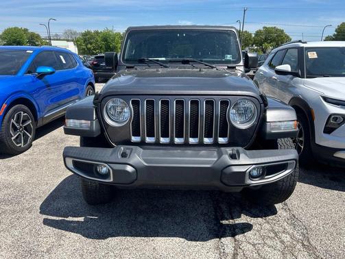 Granite Crystal Metallic Clearcoat 2018 Jeep Wrangler Unlimited Sahara