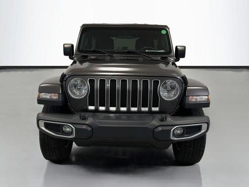 Granite Crystal Metallic Clearcoat 2018 Jeep Wrangler Unlimited Sahara