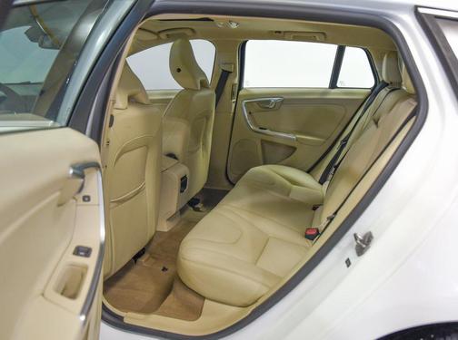 2015 Volvo V60 T5 Premier Plus