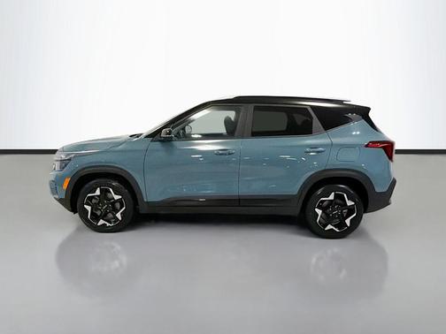 Pluton Blue/Black Roof 2025 Kia Seltos S