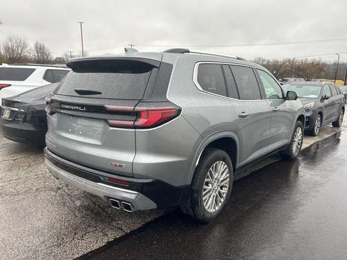 2025 GMC Acadia Denali