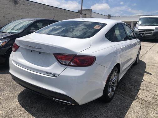 2016 Chrysler 200 S
