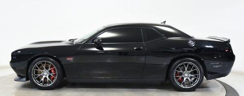 Pitch Black Clearcoat 2017 Dodge Challenger SRT 392