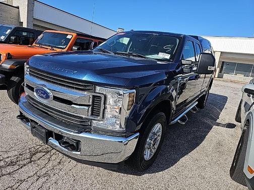 Blue 2018 Ford F-250 XLT