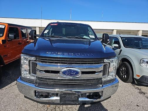 Blue 2018 Ford F-250 XLT