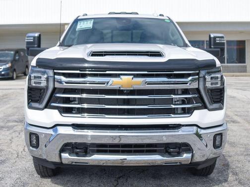 Iridescent Pearl Tricoat 2024 Chevrolet Silverado 3500 LTZ