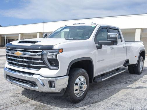 Iridescent Pearl Tricoat 2024 Chevrolet Silverado 3500 LTZ