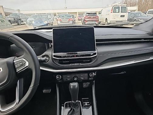 Diamond Black Crystal Pearlcoat 2024 Jeep Compass Limited