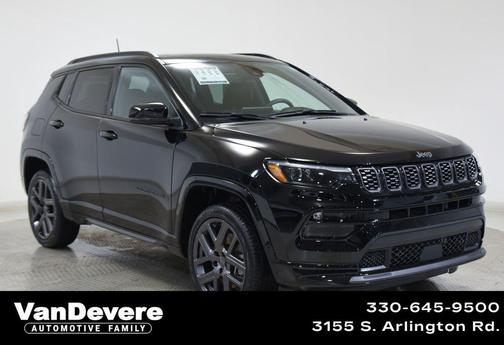 Diamond Black Crystal Pearlcoat 2024 Jeep Compass Limited