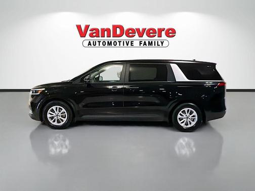Aurora Black Pearl 2024 Kia Carnival LX