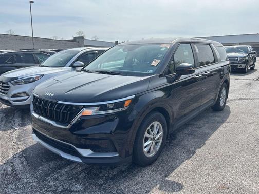 Aurora Black Pearl 2024 Kia Carnival LX