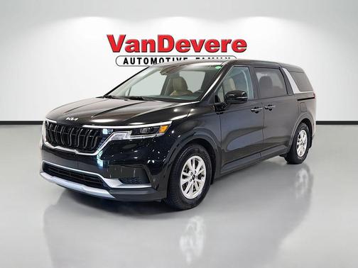 Aurora Black Pearl 2024 Kia Carnival LX