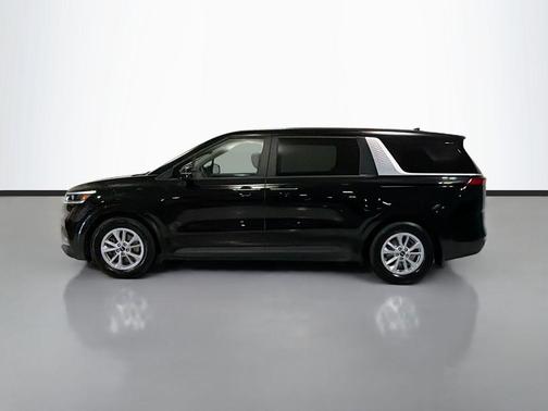 Aurora Black Pearl 2024 Kia Carnival LX