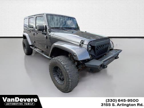 Granite Crystal Metallic Clearcoat 2018 Jeep Wrangler JK Unlimited Sahara