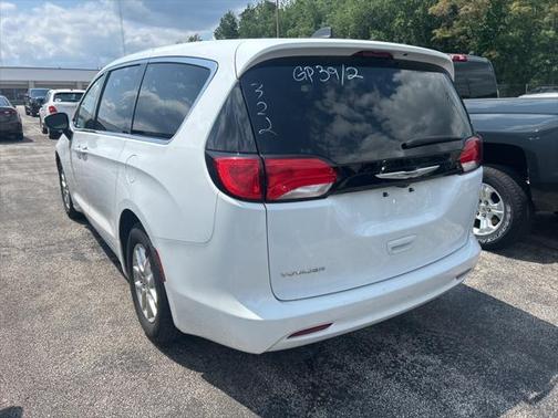 2022 Chrysler Voyager LX