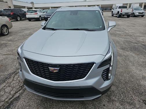 Radiant Silver Metallic 2020 Cadillac XT4 Premium Luxury