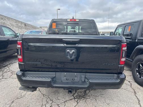 Diamond Black Crystal Pearlcoat 2023 RAM 1500 Big Horn/Lone Star