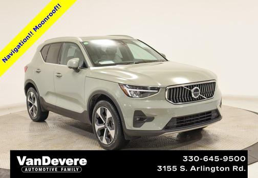 2024 Volvo XC40 B5 Plus Bright Theme