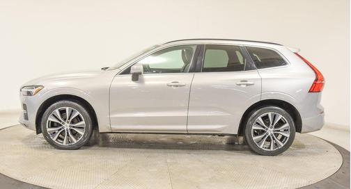 2022 Volvo XC60 B5 Momentum
