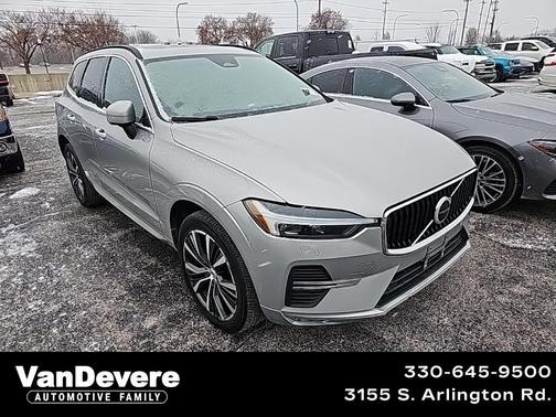 2022 Volvo XC60 B5 Momentum