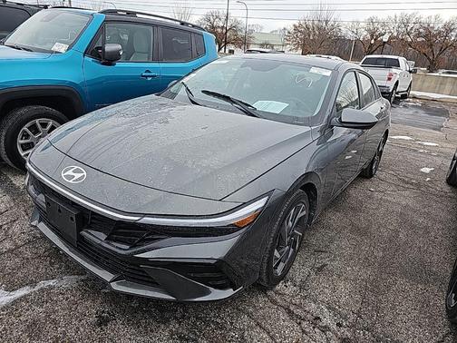 2025 Hyundai ELANTRA SEL