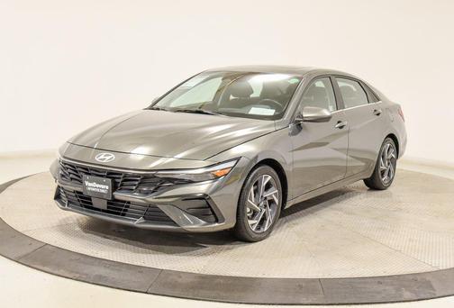 2025 Hyundai ELANTRA SEL