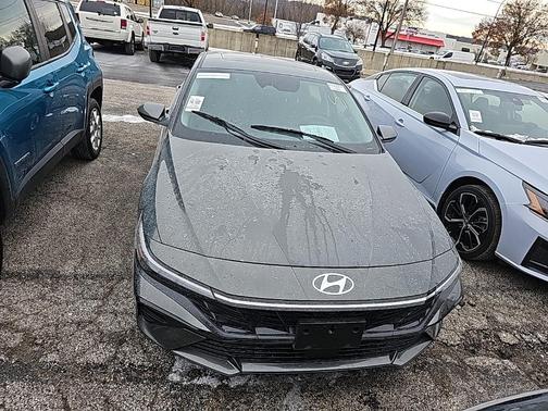 2025 Hyundai ELANTRA SEL