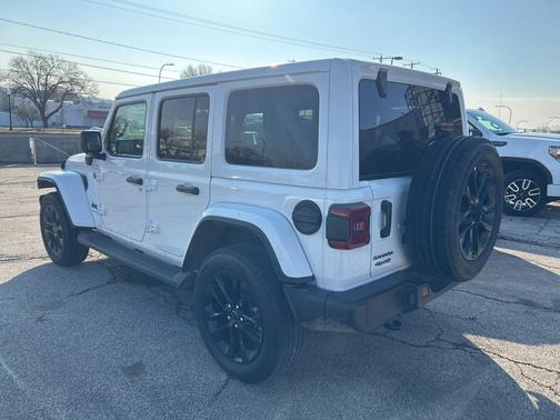 2025 Jeep Wrangler 4xe Sahara