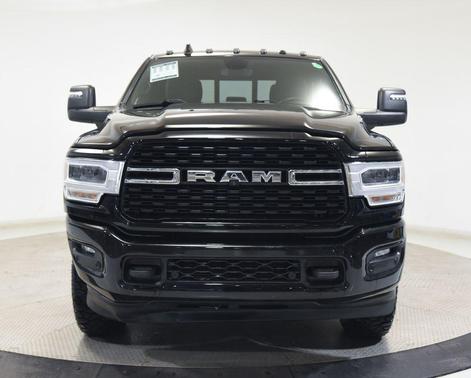 Diamond Black Crystal Pearlcoat 2023 RAM 2500 Big Horn