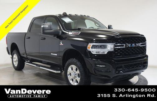 Diamond Black Crystal Pearlcoat 2023 RAM 2500 Big Horn