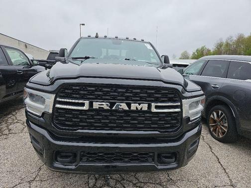 Diamond Black Crystal Pearlcoat 2023 RAM 2500 Big Horn
