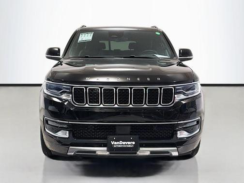 Diamond Black Crystal Pearlcoat 2022 Jeep Wagoneer Series III