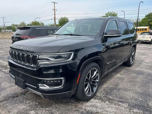 Diamond Black Crystal Pearlcoat 2022 Jeep Wagoneer Series III