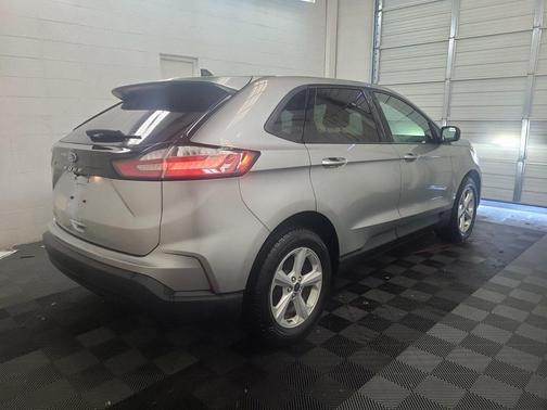 2021 Ford Edge SE