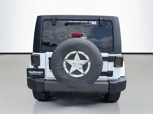 Bright White Clearcoat 2017 Jeep Wrangler Unlimited Sport