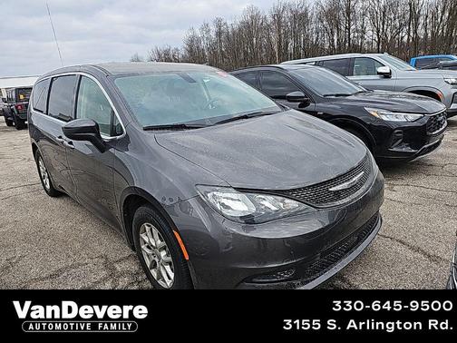 2022 Chrysler Voyager LX