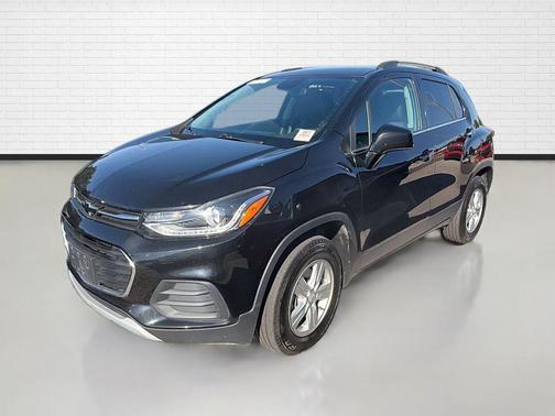 Mosaic Black Metallic 2020 Chevrolet Trax LT