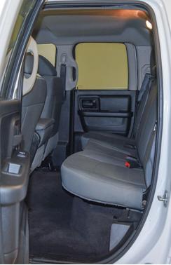 Bright White Clearcoat 2018 RAM 1500 Express