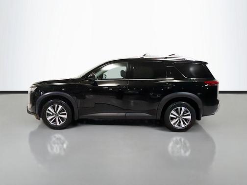 Super Black 2024 Nissan Pathfinder SL