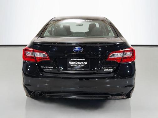 Crystal Black Silica 2016 Subaru Legacy Base