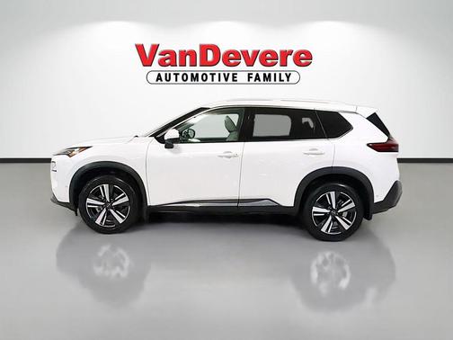 Pearl White Tricoat 2023 Nissan Rogue SL