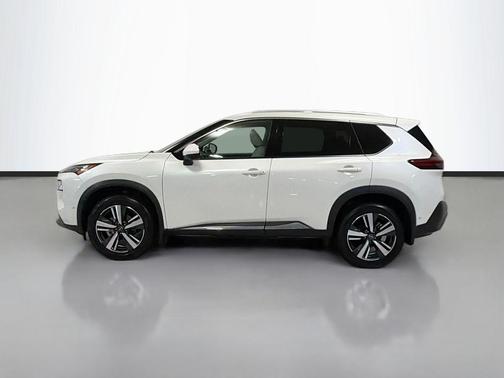 Pearl White Tricoat 2023 Nissan Rogue SL