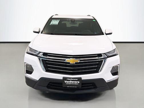 Summit White 2023 Chevrolet Traverse LT Cloth