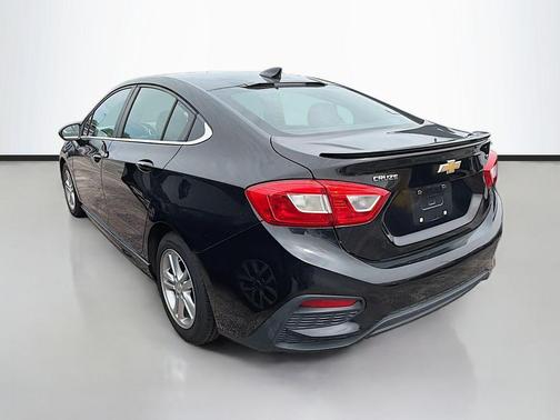 Mosaic Black Metallic 2016 Chevrolet Cruze LT
