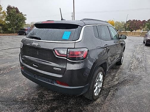 2023 Jeep Compass Latitude Lux