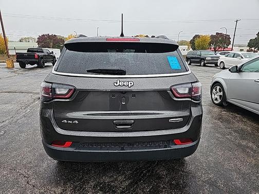 2023 Jeep Compass Latitude Lux