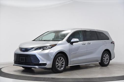 2021 Toyota Sienna LE